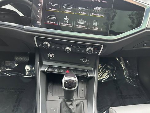Certified 2025 Audi Q3 2.0T Premium w/ Convenience Package image 15