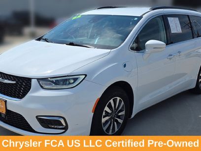 Used 2022 Chrysler Pacifica Touring-L