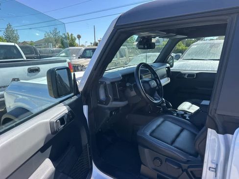 Used 2023 Ford Bronco Big Bend w/ Sasquatch Package AWD/4WD image 6
