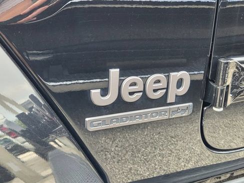 Certified 2021 Jeep Gladiator Sport w/ Quick Order Package 24Q 80Th AWD/4WD image 4