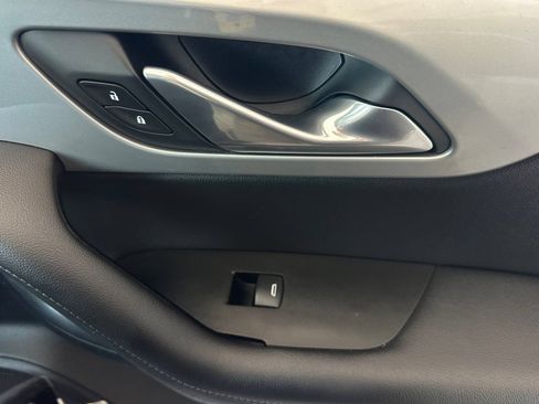 Used 2019 Chevrolet Blazer LT FWD image 22