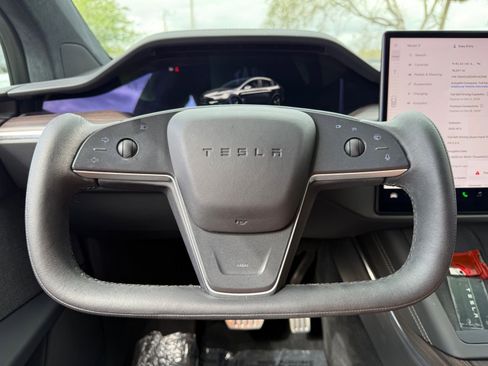 Used 2024 Tesla Model X image 20