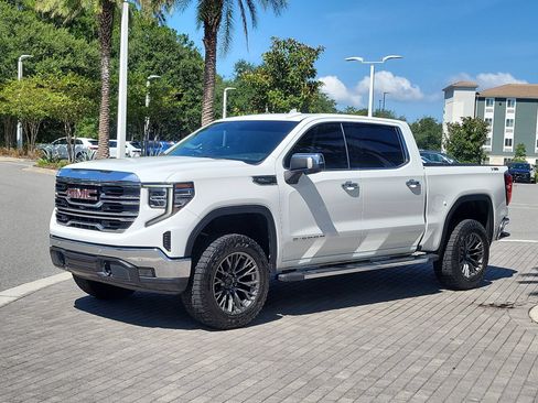 Used 2022 GMC Sierra 1500 SLT w/ SLT Premium Plus Package AWD/4WD image 8