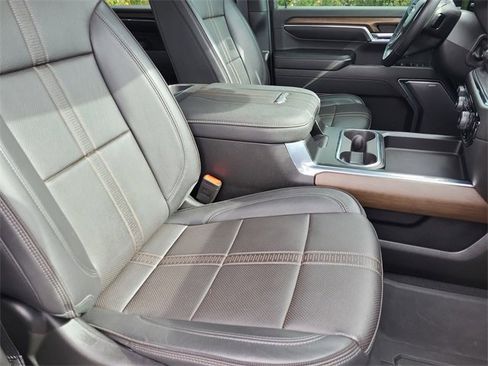 Used 2024 Chevrolet Silverado 3500 High Country w/ Technology Package image 17