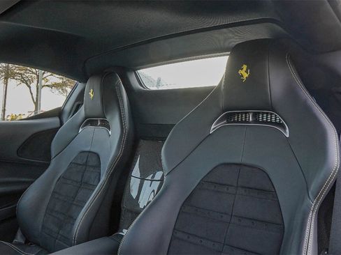 Used 2023 Ferrari SF90 Spider image 22