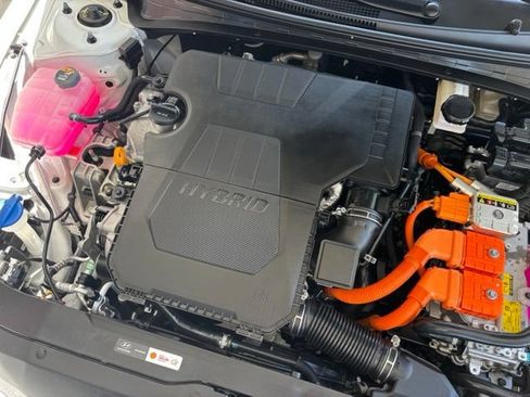 Used 2025 Hyundai Elantra SEL FWD image 29
