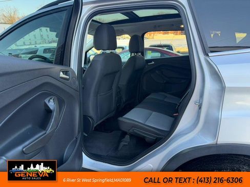 Used 2017 Ford Escape SE w/ Equipment Group 201A image 10