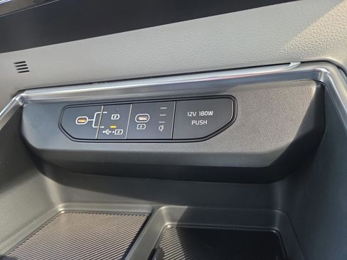 New 2026 Kia Carnival EX FWD image 30