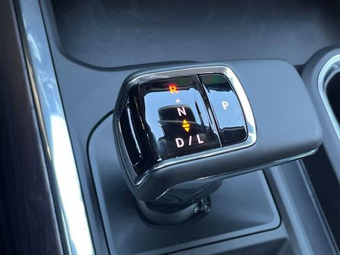 New 2026 GMC Sierra 1500 SLT image 32