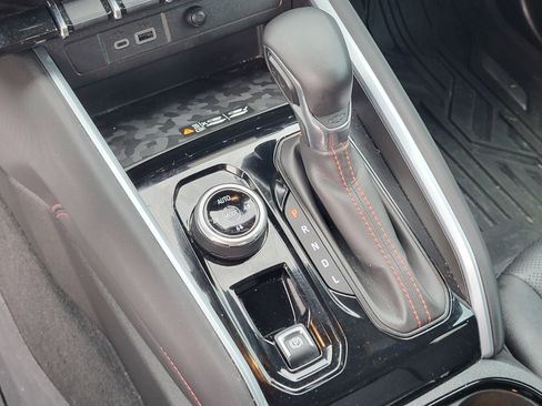 Used 2023 Chevrolet Colorado Z71 w/ Z71 Convenience Package 2 image 25