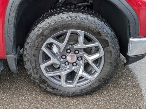 Used 2025 GMC Sierra 1500 SLT w/ SLT Premium Plus Package AWD/4WD image 10