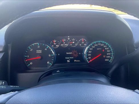 Used 2019 Chevrolet Suburban Premier AWD/4WD image 19
