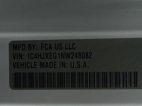 Used 2022 Jeep Wrangler Unlimited Sahara AWD/4WD image 39
