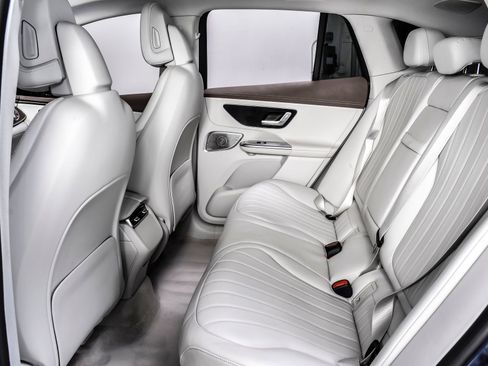 Used 2023 Mercedes-Benz EQE 500 4MATIC SUV image 18
