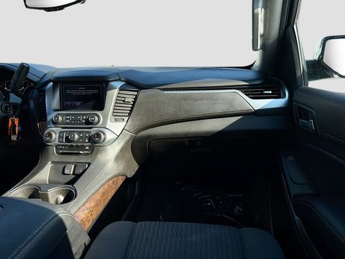 Used 2020 Chevrolet Suburban LS image 17