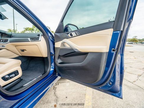 Used 2022 BMW X6 xDrive40i w/ M Sport Package image 36