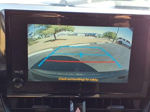 Used 2025 Toyota Corolla LE image 16