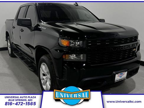 Used 2021 Chevrolet Silverado 1500 Custom image 1