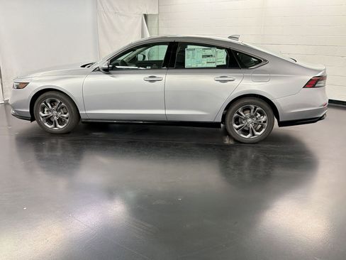 New 2026 Honda Accord EX-L image 2