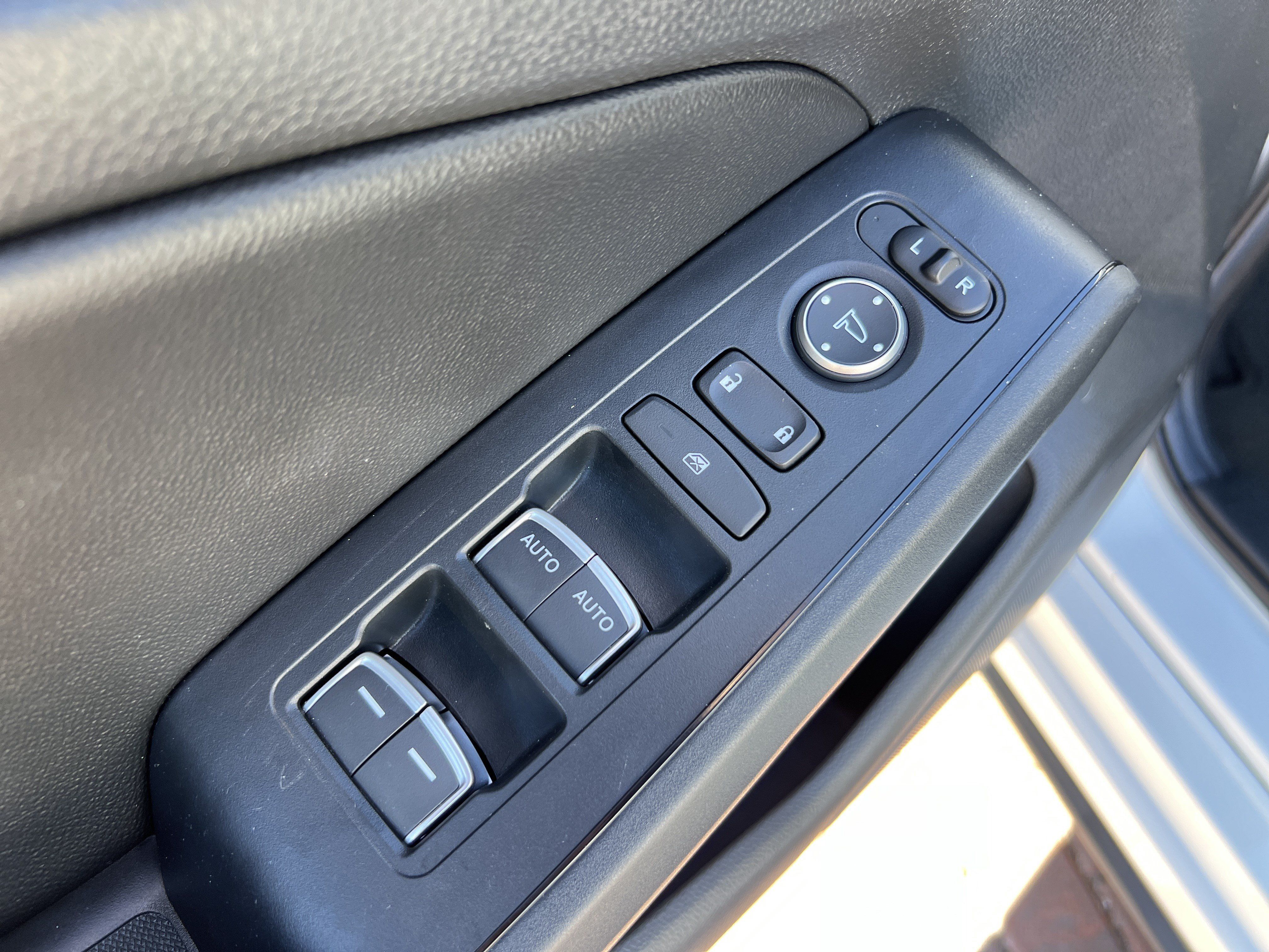 Used 2024 Honda Civic EX-L image 15