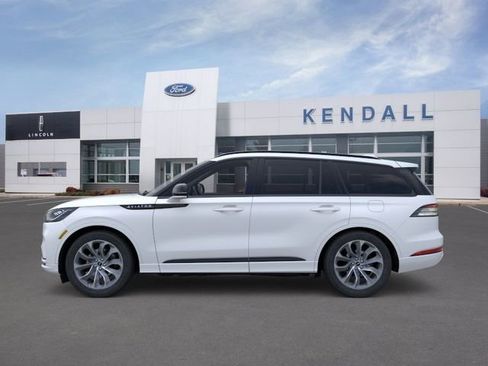 New 2026 Lincoln Aviator AWD w/ Jet Appearance Package image 3