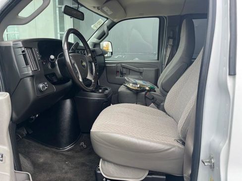 Used 2017 Chevrolet Express 3500 LT w/ LT Preferred Equipment Group image 12