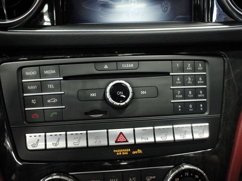 Used 2019 Mercedes-Benz SL 550 image 24