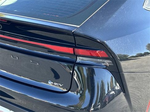 Used 2024 Toyota Prius LE image 11