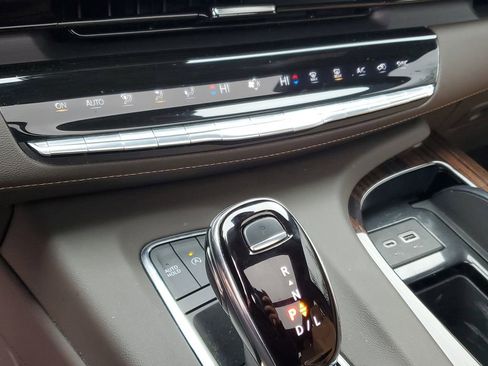 Used 2023 Cadillac Escalade Premium Luxury image 20