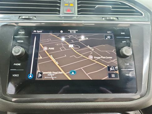 Used 2024 Volkswagen Tiguan SEL R-Line image 32