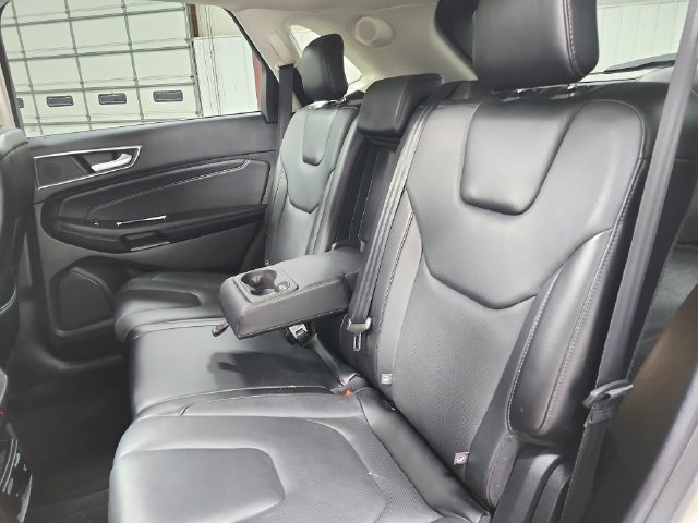 Used 2018 Ford Edge Titanium w/ Equipment Group 301A FWD image 12