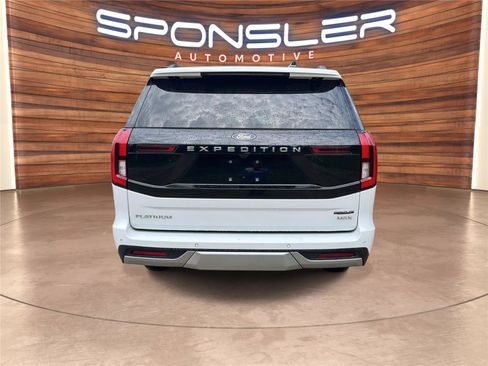 Used 2025 Ford Expedition Max Platinum AWD/4WD image 6