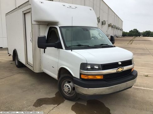 Used 2022 Chevrolet Express 3500 w/ Power Convenience Package RWD image 3