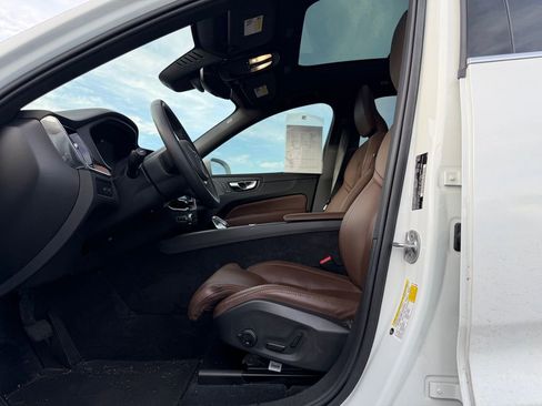 Used 2023 Volvo XC60 T8 Ultimate AWD/4WD image 4