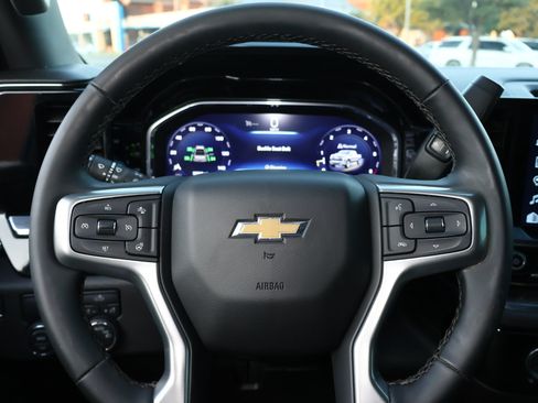 Used 2024 Chevrolet Silverado 1500 LT RWD image 13