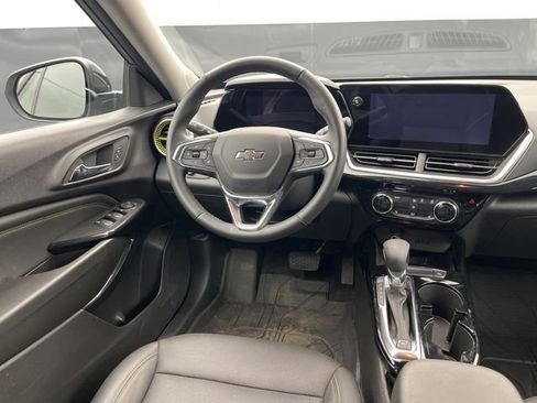 Used 2024 Chevrolet Trax ACTIV w/ Sunroof Package image 16