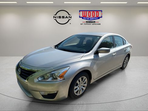 Used 2015 Nissan Altima 2.5 S w/ Power Driver Seat Package FWD image 2