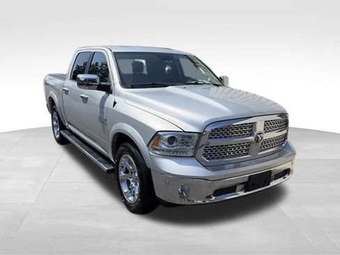 Used 2017 RAM 1500 Laramie w/ Convenience Group AWD/4WD image 24