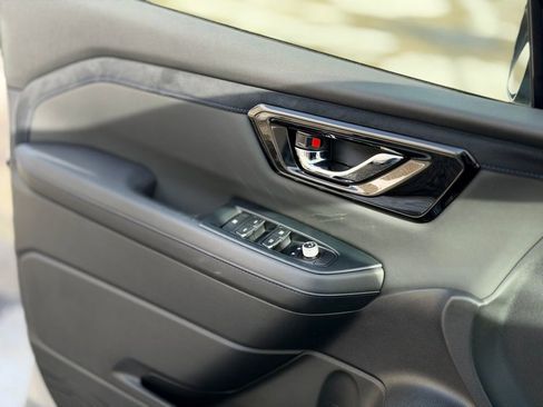 Used 2025 Subaru Forester Limited image 19