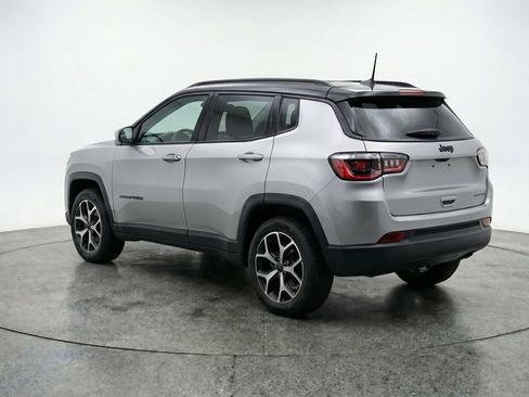 Used 2025 Jeep Compass Limited AWD/4WD image 6