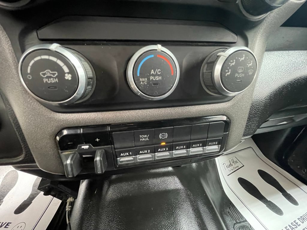 Used 2022 RAM 3500 Tradesman w/ Chrome Appearance Group AWD/4WD image 17