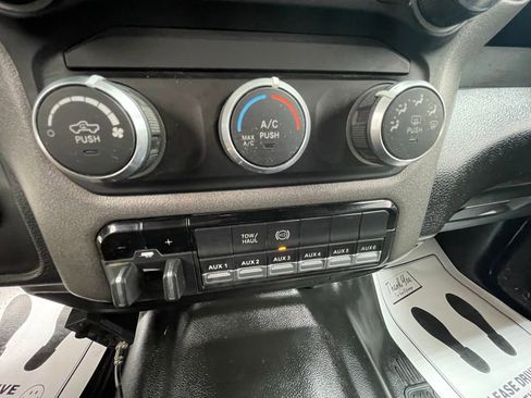 Used 2022 RAM 3500 Tradesman w/ Chrome Appearance Group AWD/4WD image 17