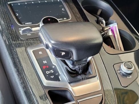 Used 2019 Audi Q7 3.0T Premium Plus w/ Premium Plus Package AWD/4WD image 19
