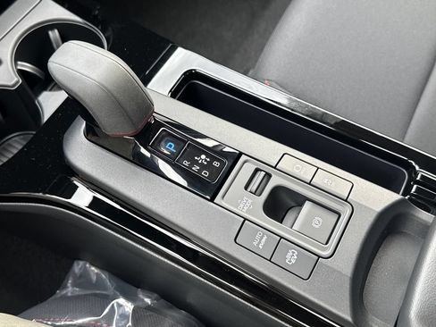 New 2026 Toyota Prius Plug-In Hybrid FWD image 25