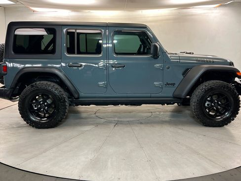 Used 2025 Jeep Wrangler Unlimited Sport AWD/4WD image 7