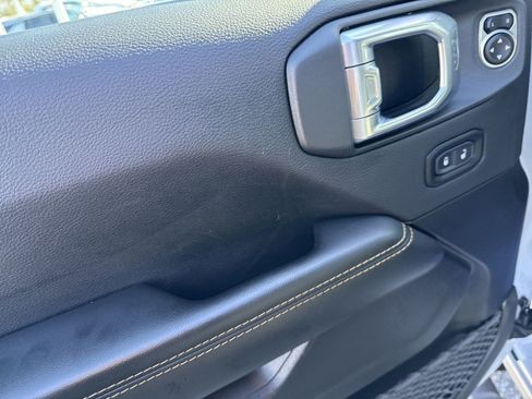 Used 2024 Jeep Wrangler Sahara image 15