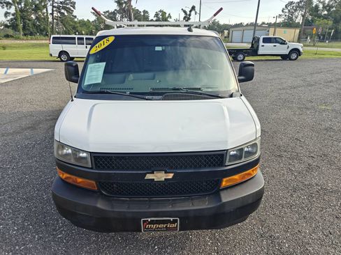 Used 2018 Chevrolet Express 2500 w/ Driver Convenience Package RWD image 3
