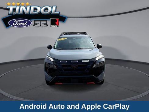 Used 2025 Nissan Rogue SV image 3