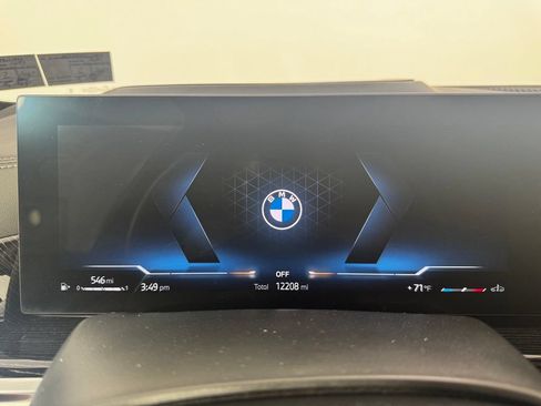 Used 2026 BMW X7 xDrive40i w/ M Sport Package AWD/4WD image 23