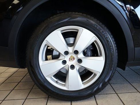 Used 2020 Porsche Cayenne Base image 57